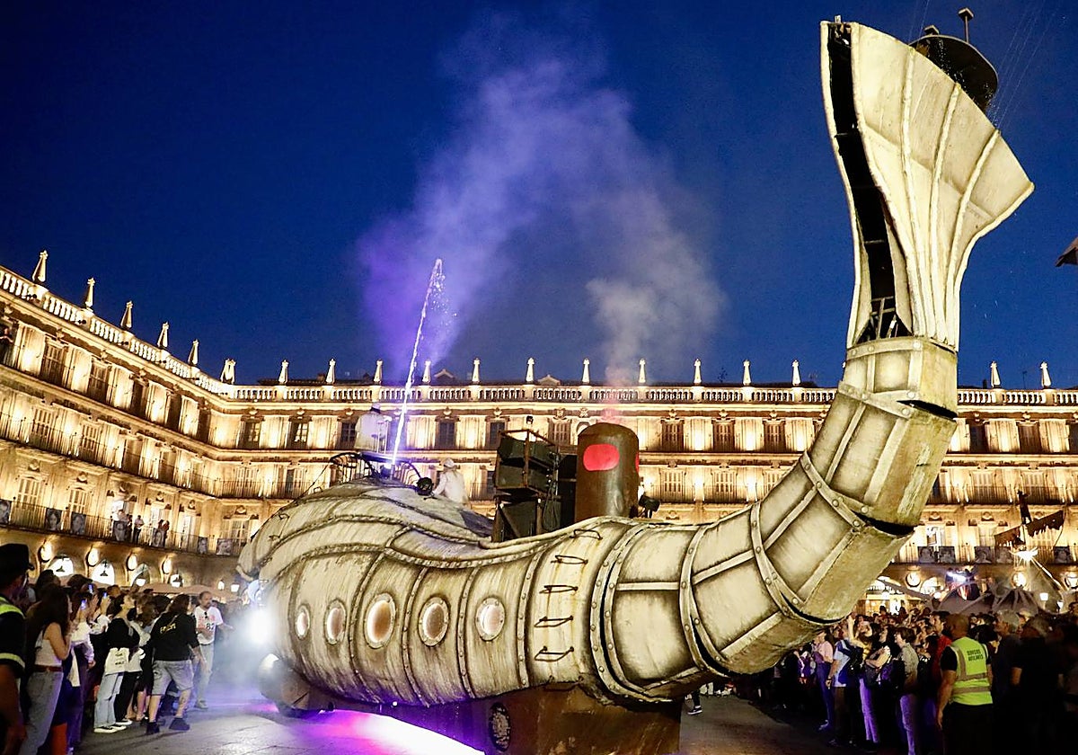 El Festival Internacional de las Artes de Castilla y León inicia su programación con el espectáculo de teatro de calle 'The Whale Street', de la compañía francesa Productions Polymorphes & Populaires