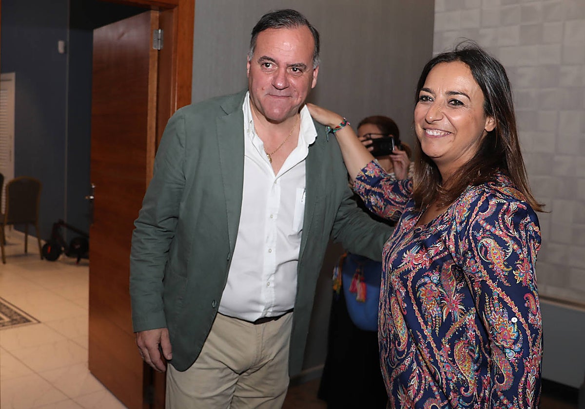 La formación local ¡Vamos Palencia! y PSOE Palencia firman la conformación de Gobierno en el Ayuntamiento de Palencia, de manos de Domiciano Curiel por Vamos Palencia ; y Miriam Andrés por PSOE de Palencia