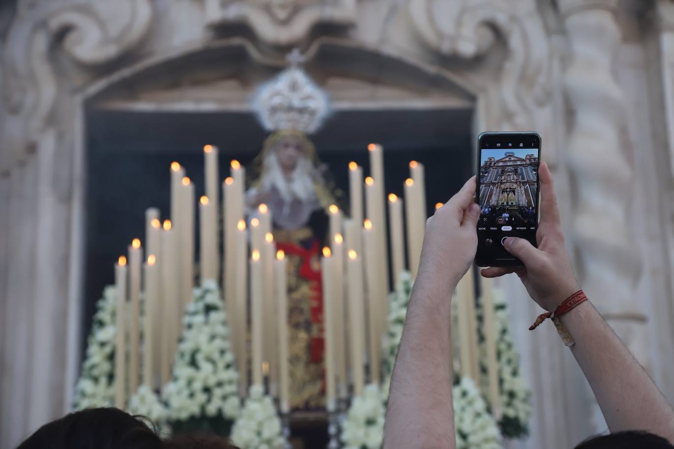 La procesión de la Virgen de la Quinta Angustia en Córdoba, en imágenes
