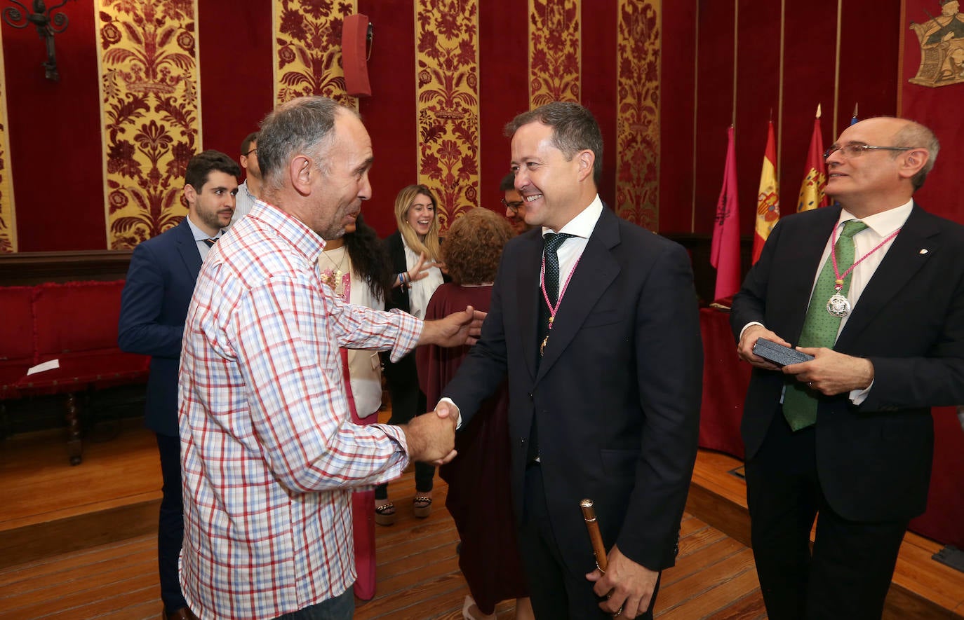 La toma de posesión de Carlos Velázquez como alcalde de Toledo, en imágenes
