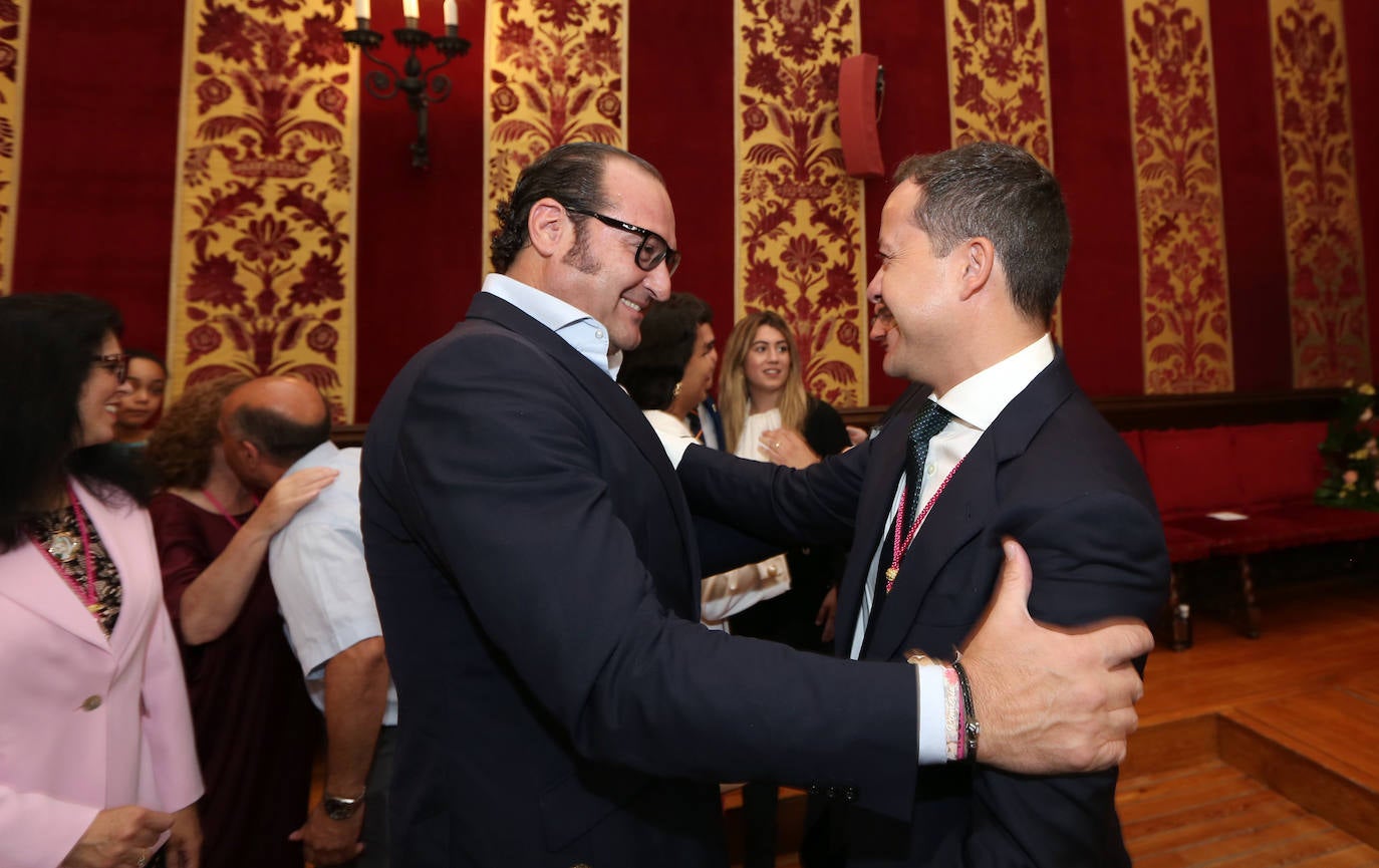 La toma de posesión de Carlos Velázquez como alcalde de Toledo, en imágenes