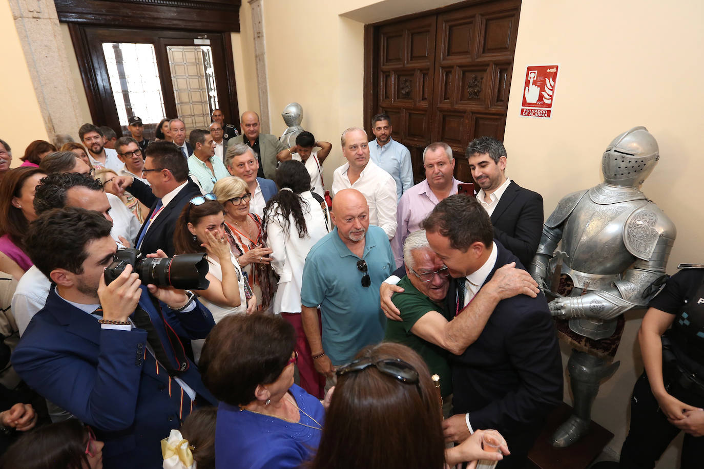 La toma de posesión de Carlos Velázquez como alcalde de Toledo, en imágenes