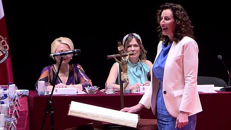 María del Mar Vázquez (PP), investida como primera alcaldesa de Almería con mayoría absoluta