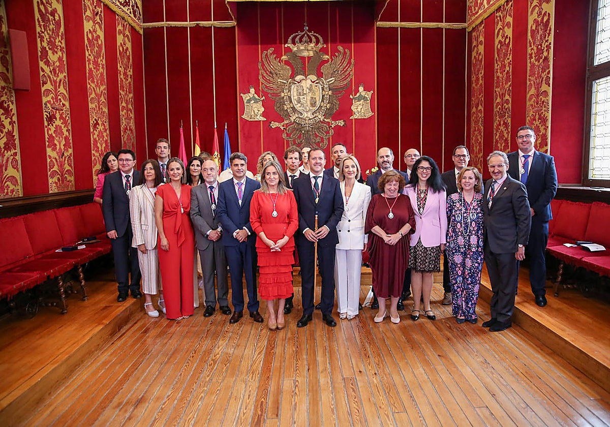Foto de familia de la nueva Corporación de Toledo