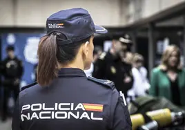 «Habría muerto de no ser por su compañero»: juzgan a un hombre por intento de asesinato a una agente de la Policía Nacional en Valencia