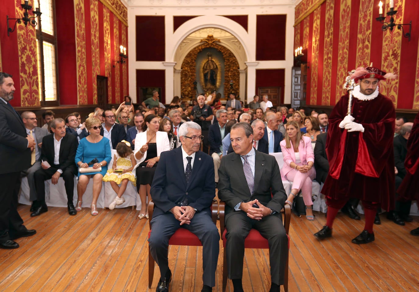 La toma de posesión de Carlos Velázquez como alcalde de Toledo, en imágenes