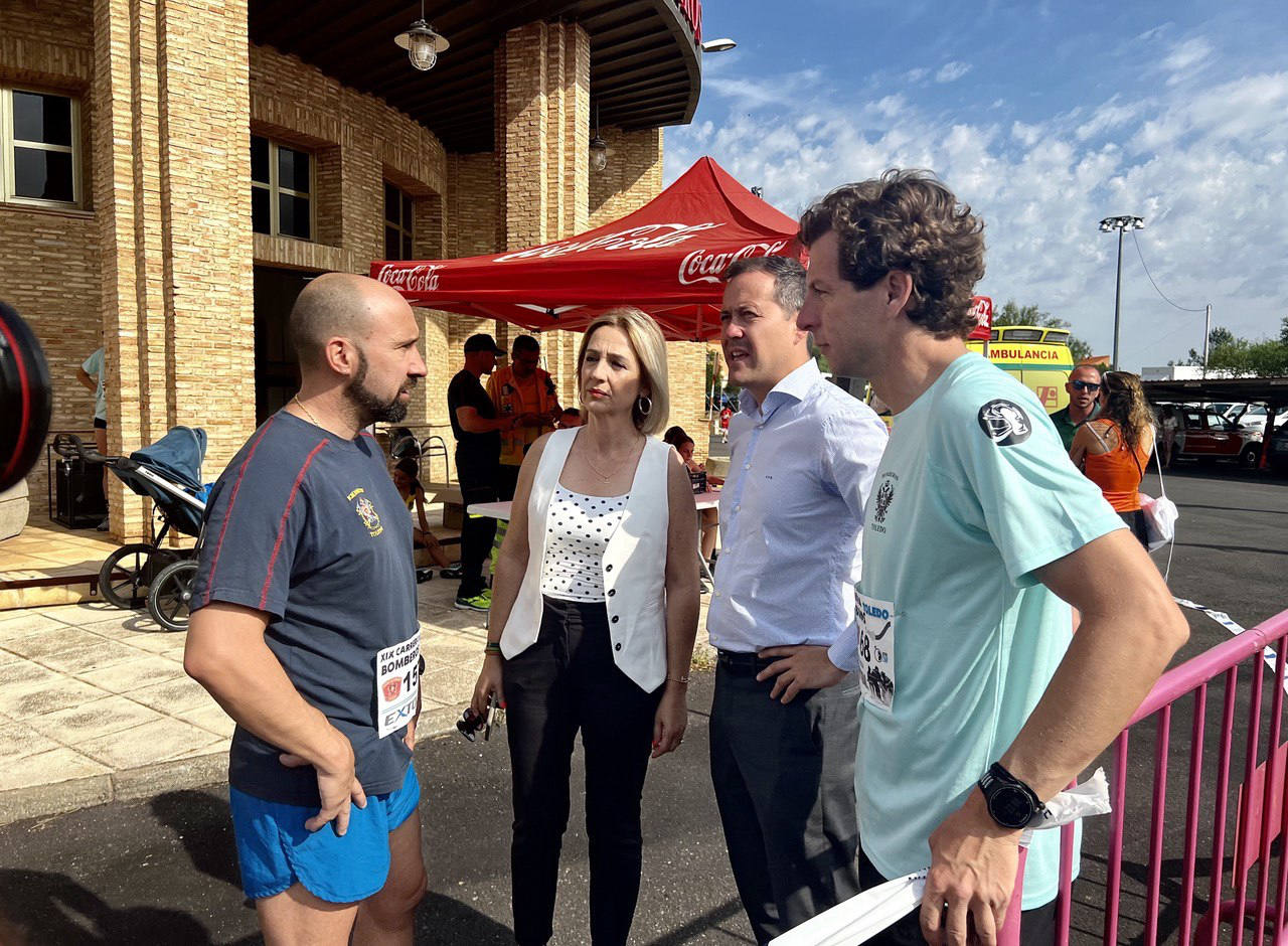 Carlos Velázquez  e Inés Cañizares, en la carrera de los bomberos