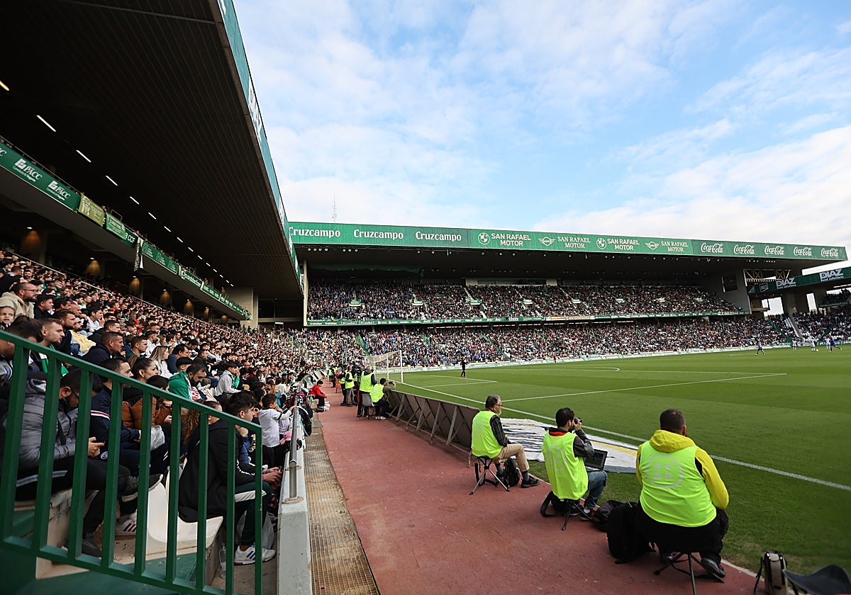 La afición de El Arcángel presente durante un partido esta temporada