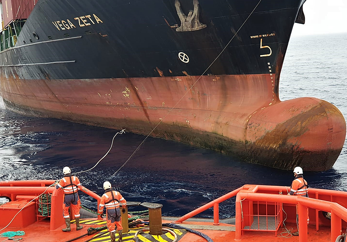 Imagen de archivo de una operación en alta mar de Salvamento Marítimo