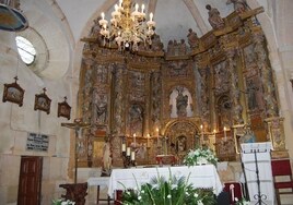 Todos a una en Masa: el pueblo de 27 habitantes de Burgos que quiere salvar su retablo barroco de la ruina