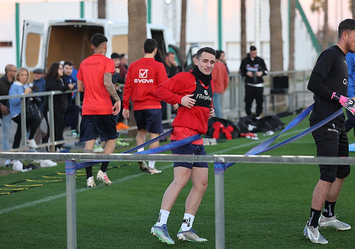 El lateral del Córdoba Ekaitz Jiménez, en el entrenamiento
