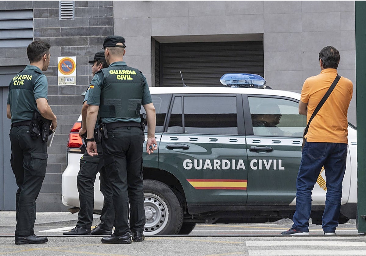 Imagen de archivo de unos efectivos de la Guardia Civil