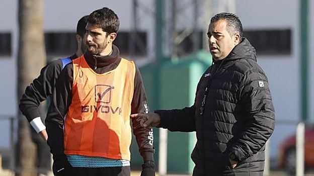 Bernardo Cruz durante un entrenamiento con Germán Crespo