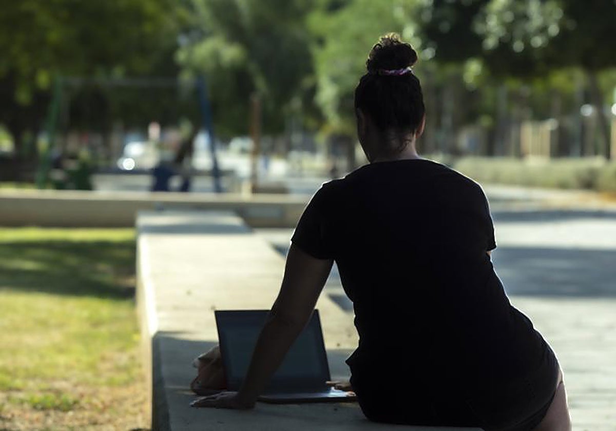 La investigadora que no puede optar a una plaza en la Universidad de Alicante