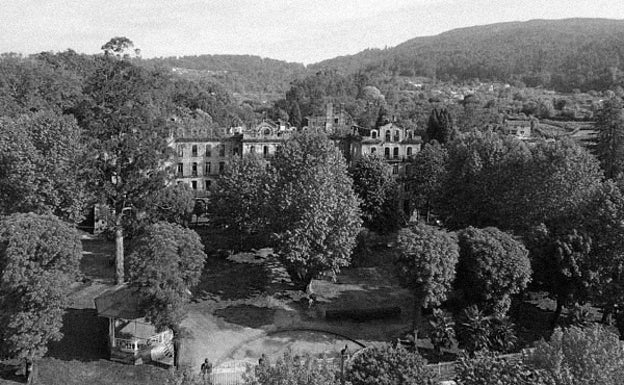 Las ruinas del Gran hotel tras el incendio