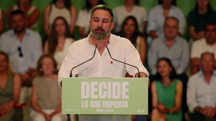 Abascal reclama al PP "hablar" en Extremadura