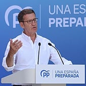 Feijóo lanza sus medidas por la natalidad y la conciliación: nuevo permiso de cuatro meses hasta que el menor tenga ocho años