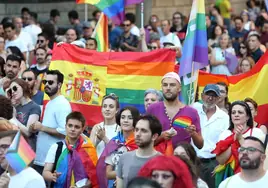 Las calles de Toledo se llenan de color con la marcha LGTBI