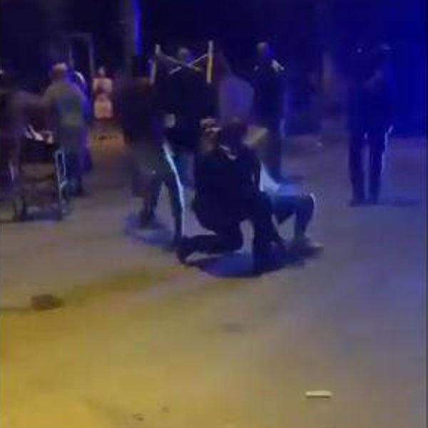 Cinco agentes de la Urbana heridos en una pelea multitudinaria en Badalona durante la verbena de San Juan