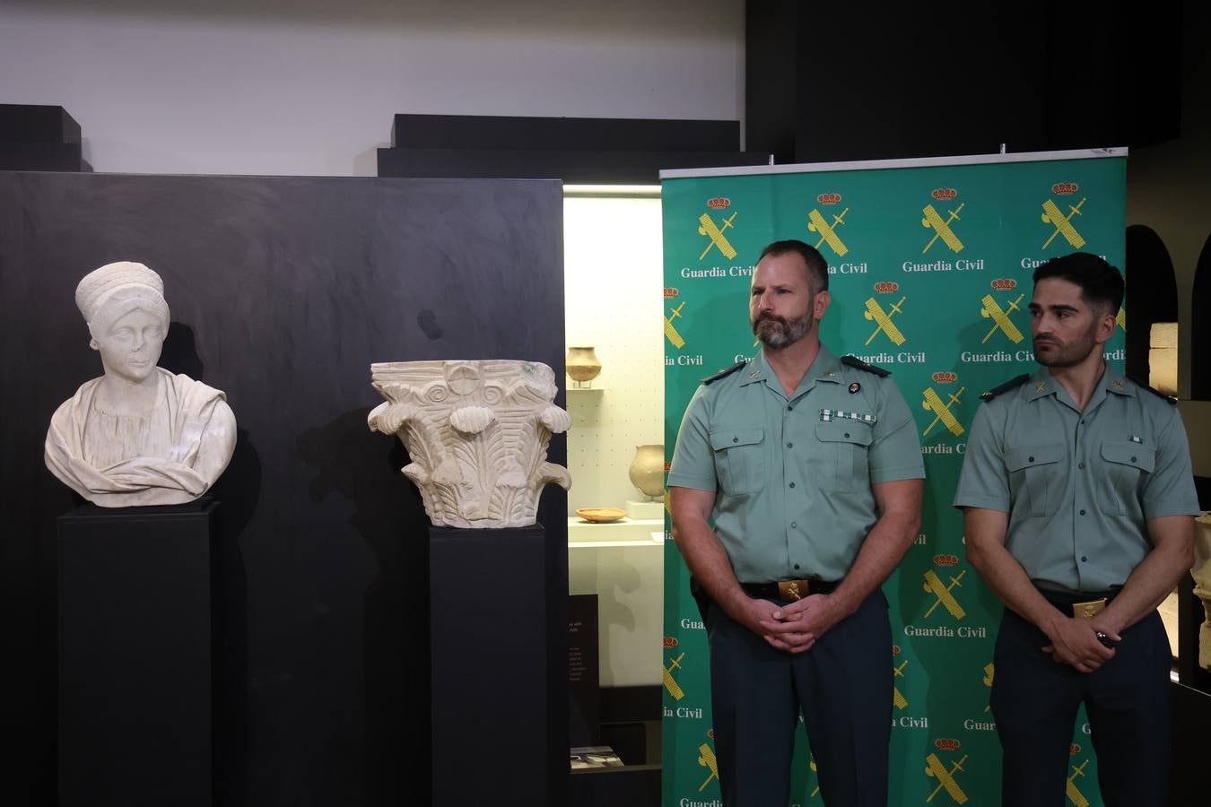 Fotos: Las decenas de piezas arqueológicas intervenidas por la Guardia Civil en Córdoba
