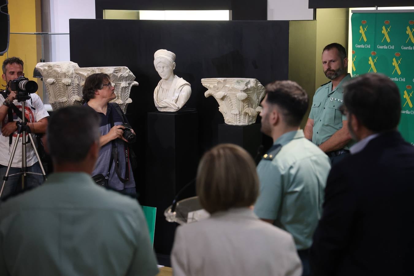 Fotos: Las decenas de piezas arqueológicas intervenidas por la Guardia Civil en Córdoba