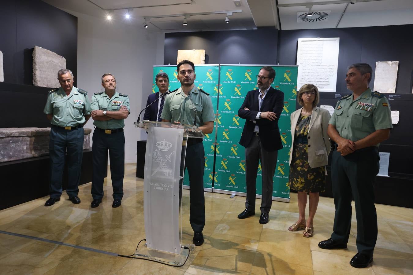 Fotos: Las decenas de piezas arqueológicas intervenidas por la Guardia Civil en Córdoba
