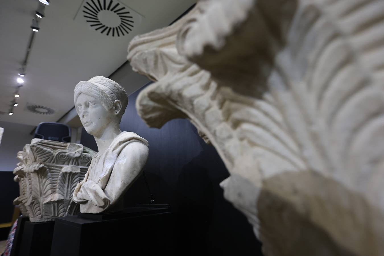 Fotos: Las decenas de piezas arqueológicas intervenidas por la Guardia Civil en Córdoba