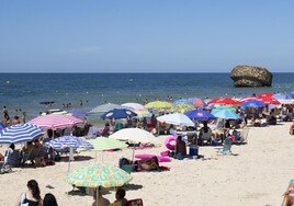 Unos niños encuentran el cadáver de un hombre  en la playa de Matalascañas