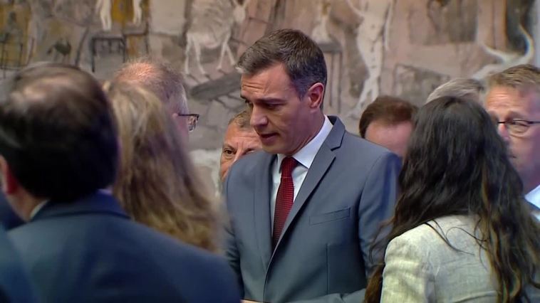 Sánchez anuncia una desgravación en el IRPF del 15% para la compra de vehículos eléctricos