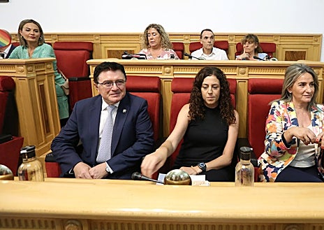 Imagen secundaria 1 - PP y Vox lanzan un mensaje de confianza en el nuevo gobierno del Ayuntamiento de Toledo