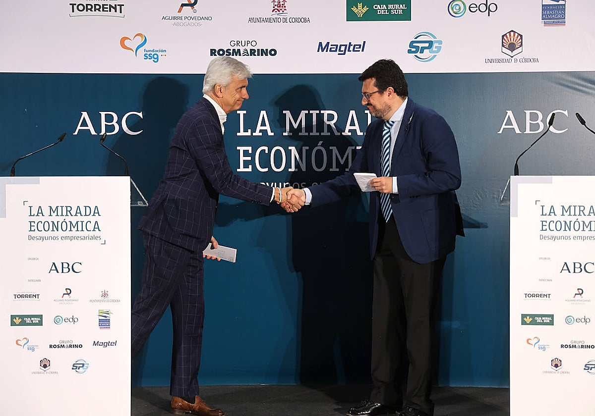 Ignacio Silva, con el director de ABC Córdoba, Francisco J. Poyato