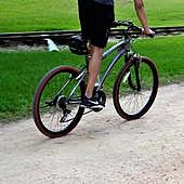 Muere un ciclista de 20 años en Teruel tras colisionar con el coche de sus padres