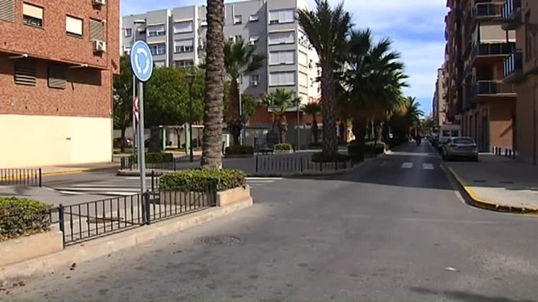 Detenido un hombre tras arrojar presuntamente a su expareja por el alcón en Xirivella (Valencia)