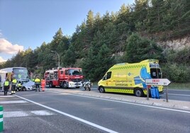 Dos heridos en la colisión entre un turismo y un autobús con pasajeros en la provincia de Segovia