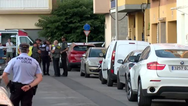 Hallan muerto al hombre atrincherado en su vivienda de Burriana con una escopeta