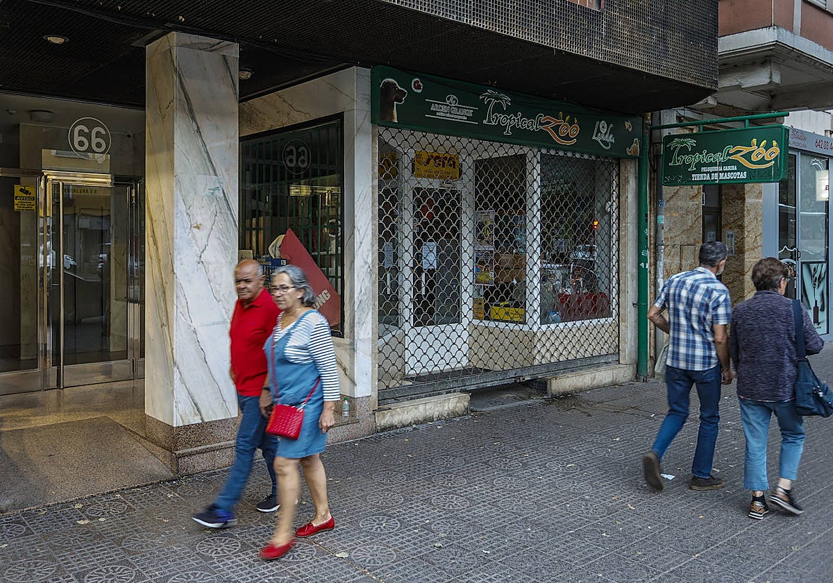 Portal de la avenida del Cid de Burgos donde ocurrieron los hechos el sábado