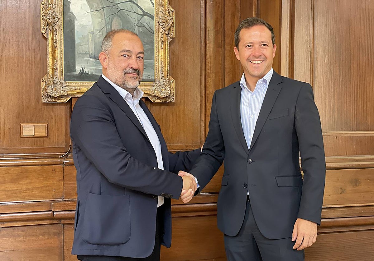 El alcalde conel rector de la Universidad regional