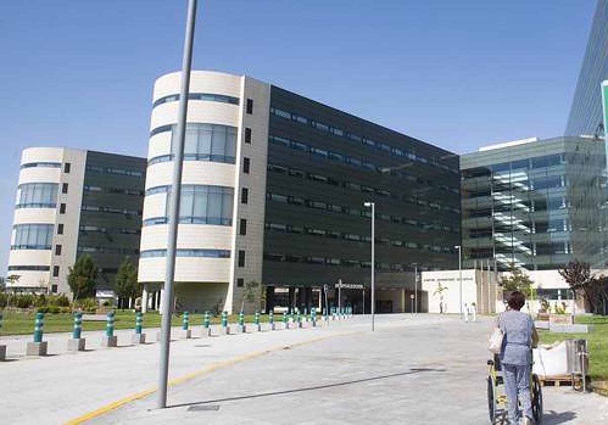 Hospital del PTS de Granada, donde fue trasladado el herido