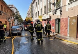 Un incendio en un edificio de Lavapiés deja tres intoxicados leves