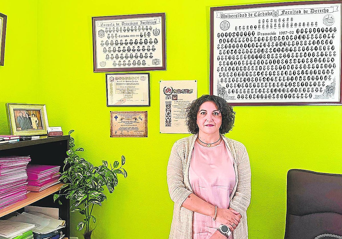 Eva Timoteo, en su despacho profesional en Córdoba