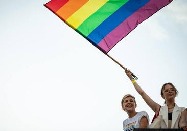 Elizabeth Duval, la filósofa trans que ha fichado Yolanda Díaz y que llamó «sectario» a Iglesias