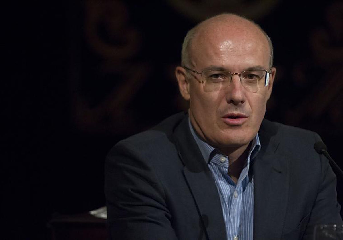 El presidente de GAD3, Narciso Michavila, en una charla coloquio del colegio de periodistas parlamentarios, en 2015