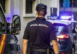 Detenido por robar el bolso de una mujer tras amenazar a su hija con un cuchillo en Murcia