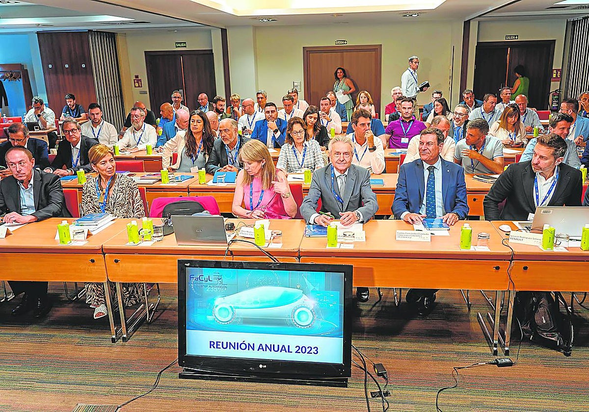 Félix Cano y Carlos Fernández Carriedo en la reunión anual del cluster de automoción, Facyl