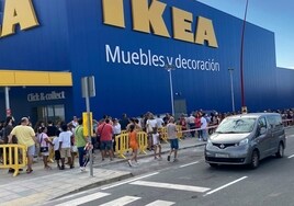 Furor en Almería por la apertura de Ikea: colas desde la madrugada para ser los primeros visitantes