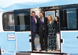 El presidente de Renfe, Raül Blanco, visita los futuros trenes de Cercanías en el centro tecnológico de Stadler Valencia