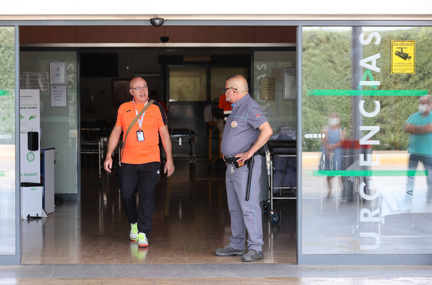 El final de la mascarilla obligatoria en los centros sanitarios de Córdoba, en imágenes