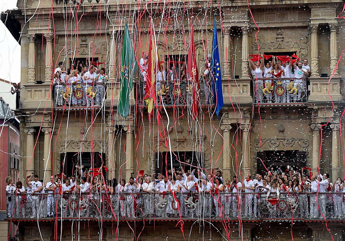 A las doce del mediodía han comenzado los sanfermines 2023
