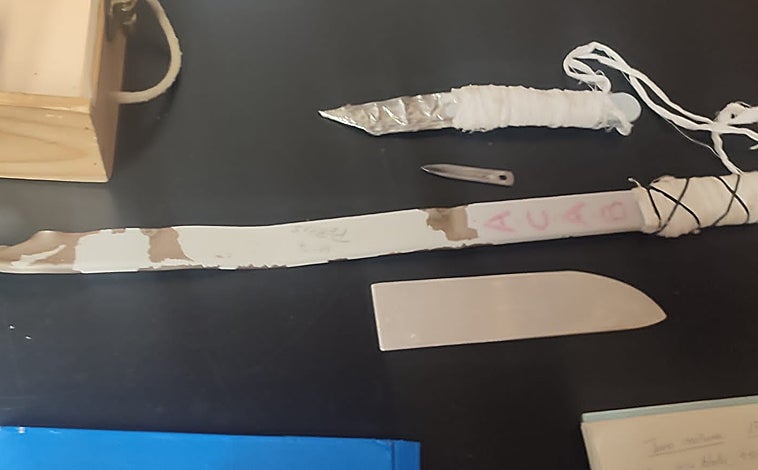 Imagen principal - Se dispara la incautación de armas en las cárceles catalanas