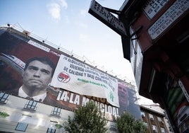 Activistas antidesahucio boicotean la lona de Desokupa en el centro de Madrid: «Ni alquileres, ni hipotecas, ni deudas»